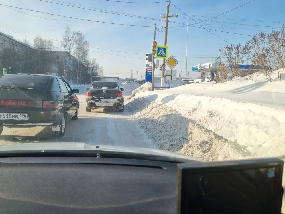 Нарушения выявили на многих улицах города. Так выглядит улица Фуфачева. Фото: Госавтоинспекция Свердловской области