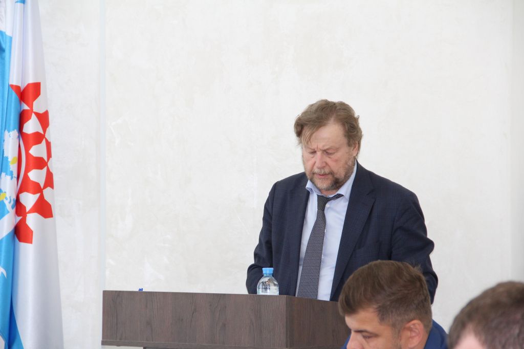 Перед защитой проектов выступил Вадим Дубичев. Фото: Анна Куприянова, "Глобус" Перед защитой проектов выступил Вадим Дубичев. Фото: Анна Куприянова, "Глобус"