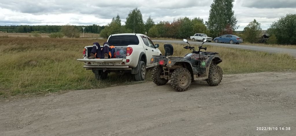 Добровольны отряда полет привезли с собой для поисков Юрия Наумова квадроцикл, поисковых собак и квадрокоптер. Фото: СРОО ДПСО "Прорыв"