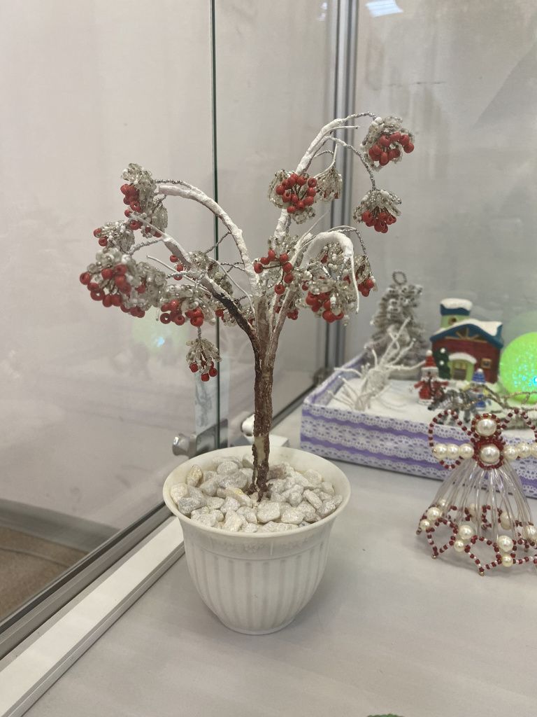 На поделку Любовь Пинаеву вдохновил корень куста малины. Фото: Анна Куприянова, "Глобус"
