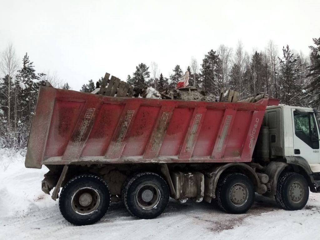 Всего было вывезено 6 машин мусора. Фото: Владимир Бирюков