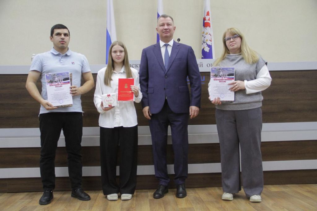 Александра Дятерева 5 лет занимается боксом у тренар Расима Коптякова. Ее мама Яна Вячеславовна поддерживает дочь. Фото: Константин Бобылев, “Глобус”