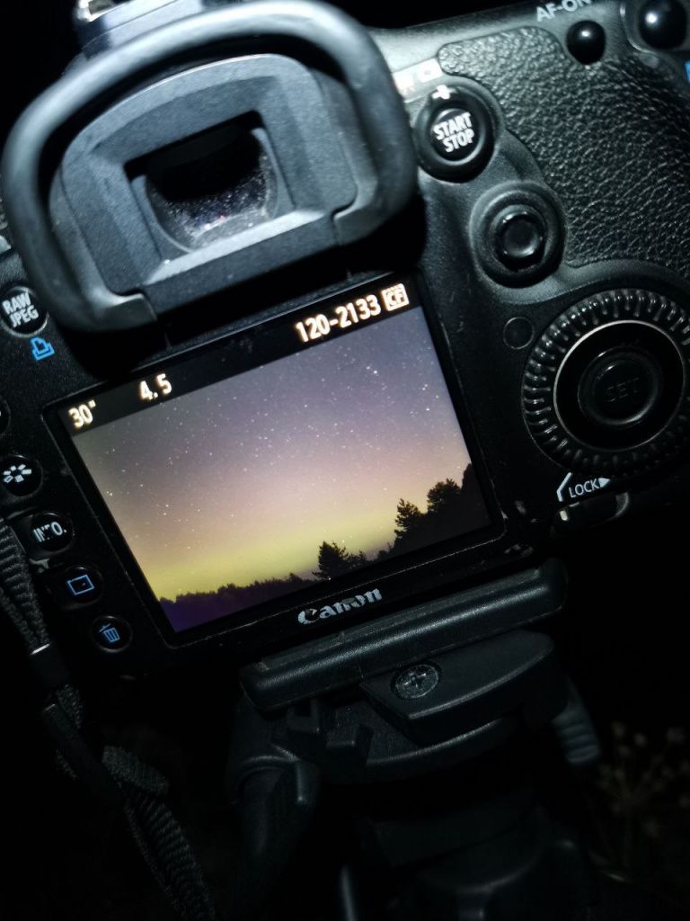 Полярные сияние можно рассмотреть при условии ясной погоды. Фото: Константин Бобылев, "Глобус"