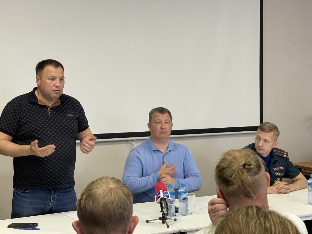 Александр Вервейн отметил, что выплаты пострадавшим последуют из местного и областного бюджета. Фото: Анна Куприянова, "Глобус"