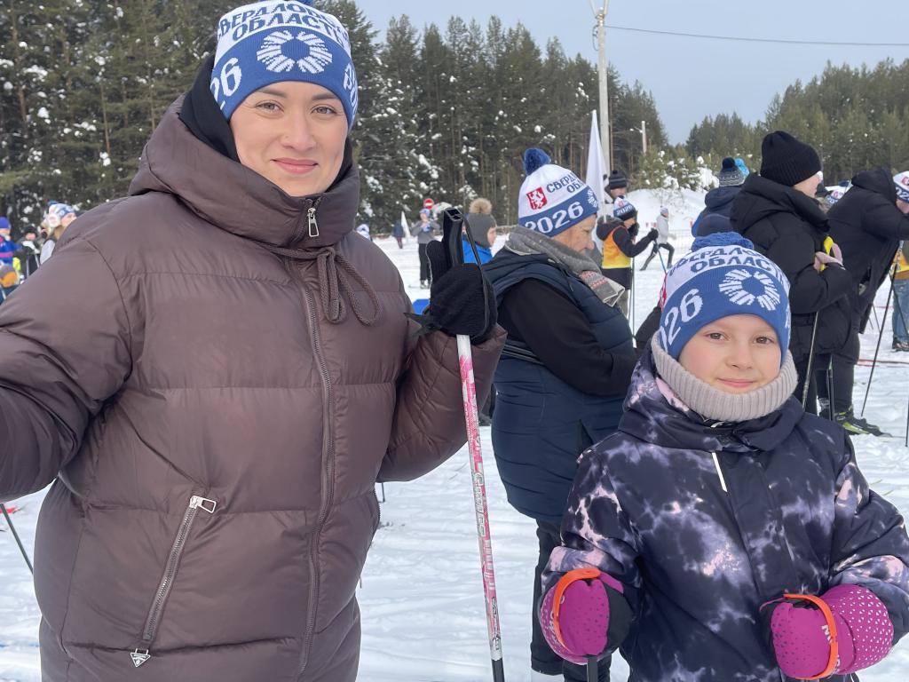 Екатерина Кузьмина пришла на праздник спорта с дочкой Юлией. Фото: Анна Куприянова, "Глобус"