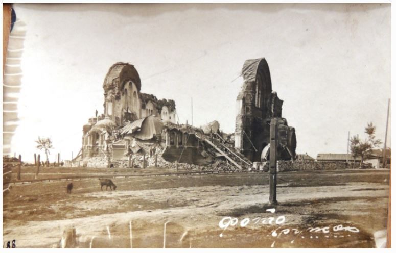 Лето 1931 года. Перед руинами собора пасутся козы. Фото из фондов Серовского исторического музея, с сайта goskatalog.ru