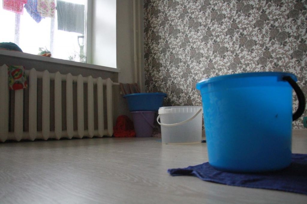 В квартире семьи Сидоренко, что на втором этаже дома, потоп произошел только в одной комнате. Фото: Константин Бобылев, "Глобус"