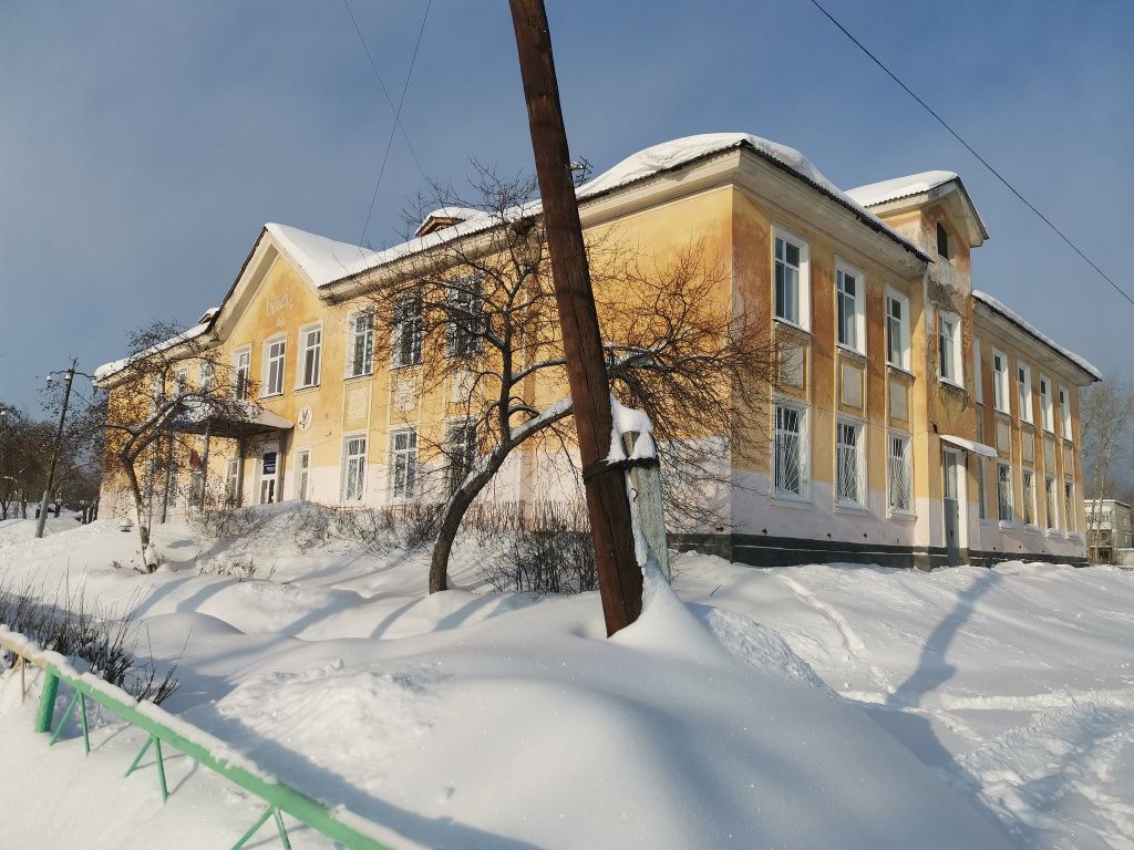 Здание школы №11 было построено в 1954 году. Фото: Константин Бобылев, "Глобус"