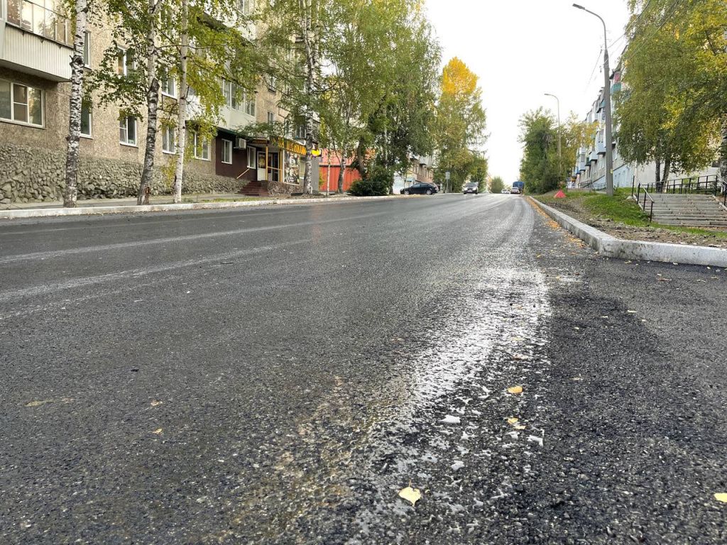 В середине сентября завершился ремонт дороги на Льва Толстого. Фото: Анна Куприянова, "Глобус"