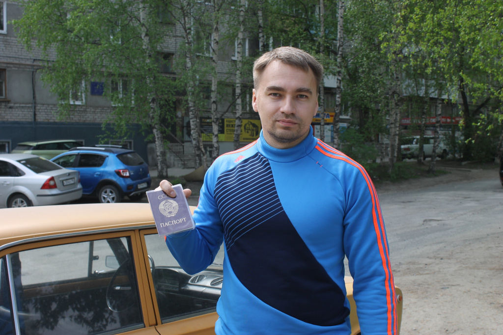 Янис торгует с Москвой. Возит запчасти для автомобилей под заказ. Фото: Алексей Пасынков, “Глобус”