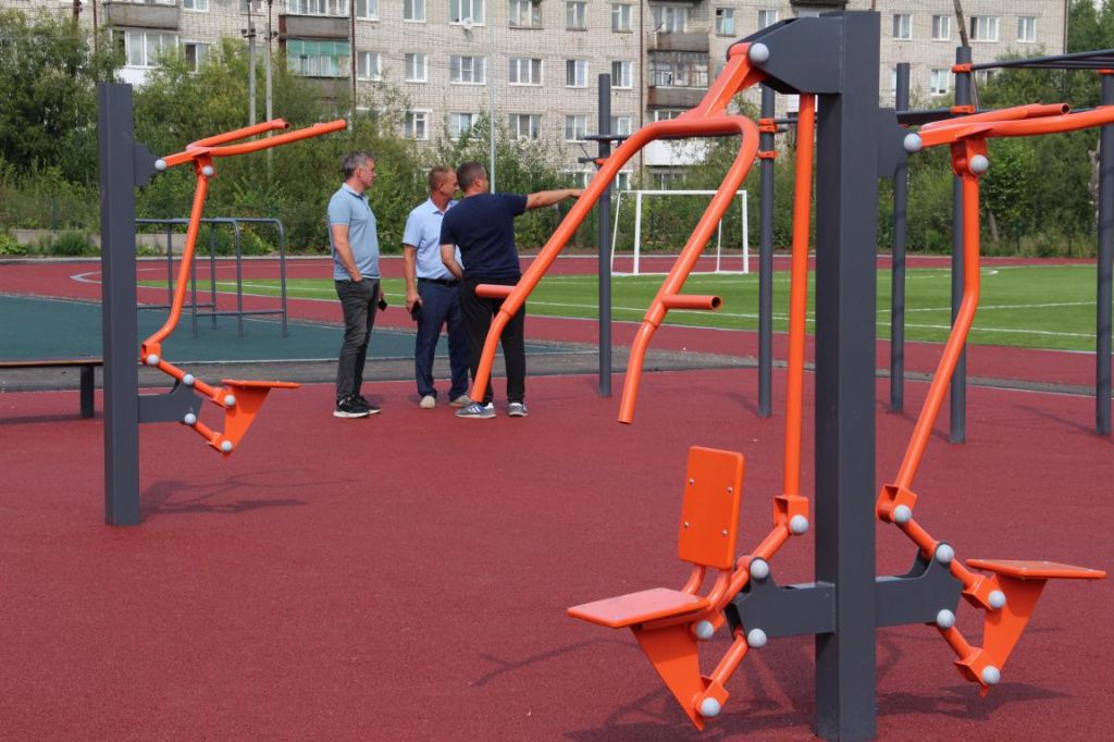 Работы по строительству стадиона должны завершиться до 15 августа. Фото: Анна Куприянова, "Глобус"