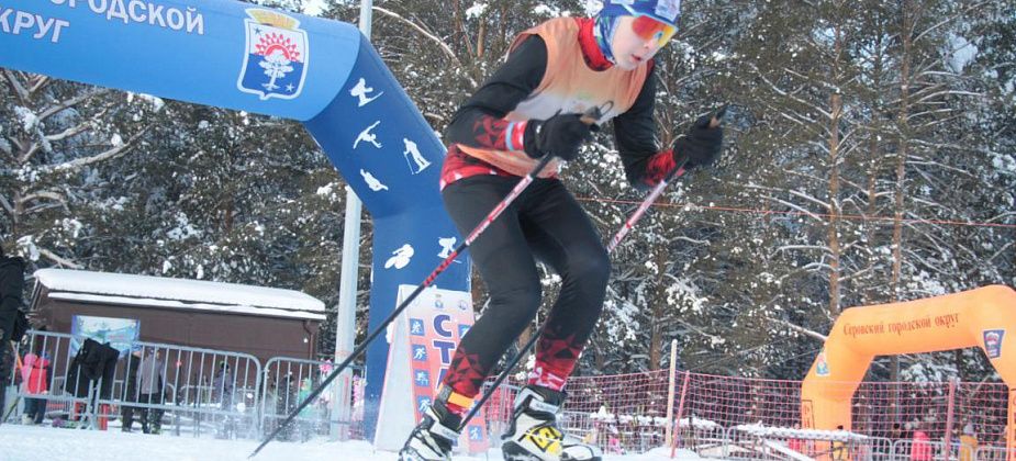 Гонка с прологом. В Серове прошел Рождественский лыжный спринт