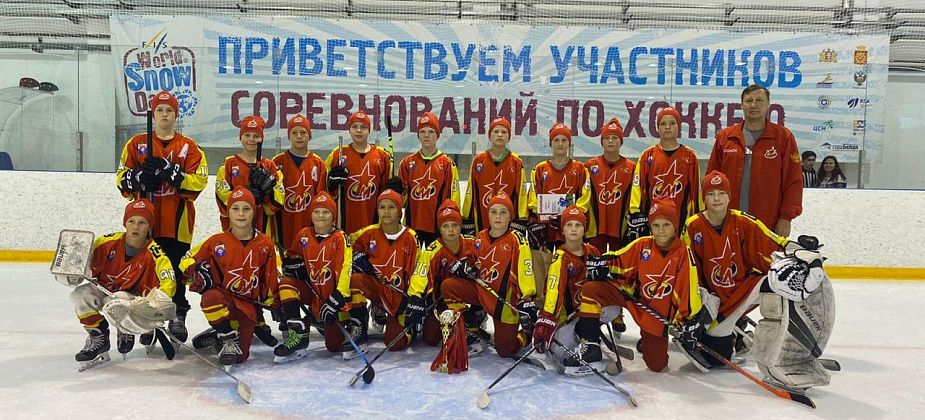 Хоккеисты серовского "Металлурга" стали вторыми на турнире в Нижнем Тагиле