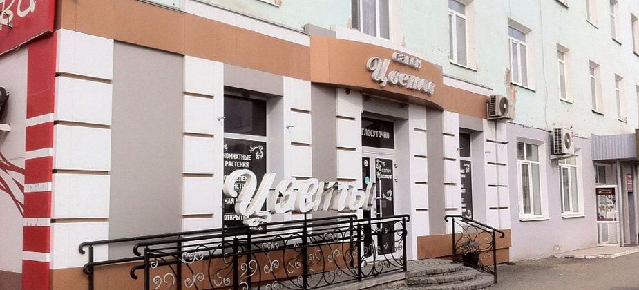 В Серове приставы закрыли цветочный магазин