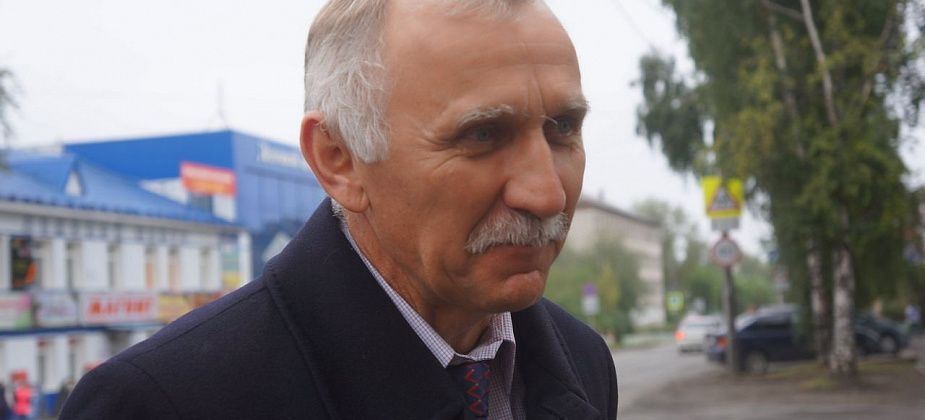 Зампред Думы Серова Александр Якимов ушел на пенсию