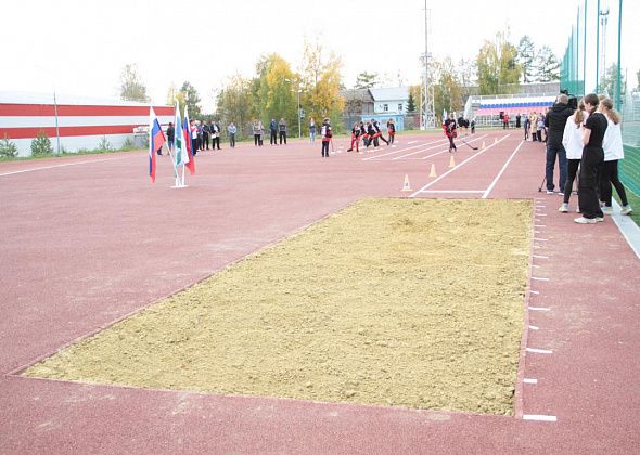 В Серове торжественно открыли спортивную площадку для легкоатлетов за 2,8 миллиона рублей
