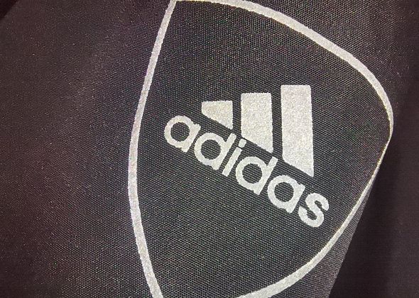 В Серове предпринимателя оштрафовали за незаконную продажу товаров с логотипом «Adidas»