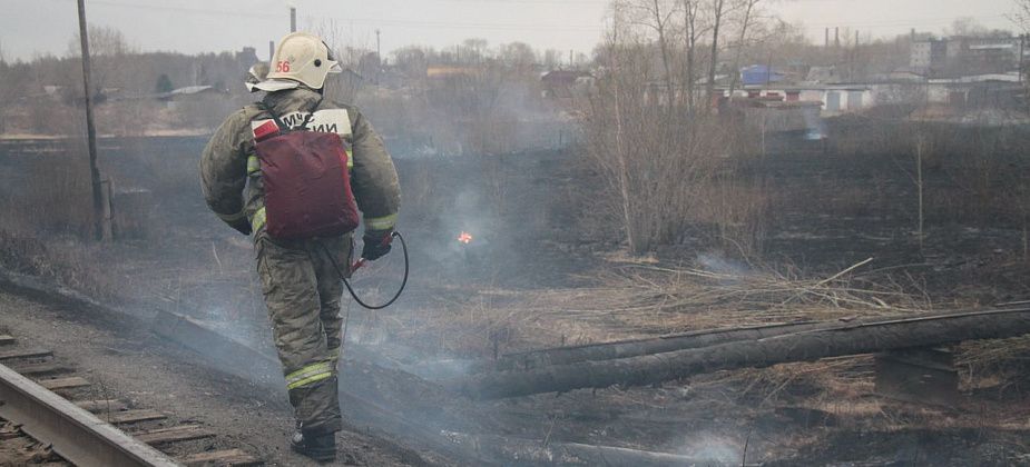 В Серове за неделю произошли 43 пожара. Люди начали жечь сухую траву…