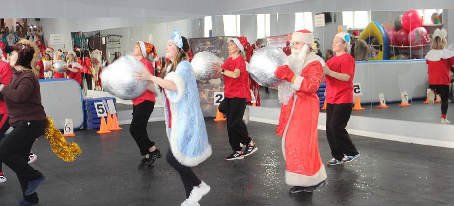 В Серове прошел юбилейный марафон Дедов Морозов