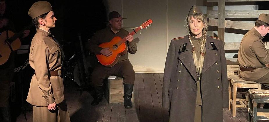 “Военкор” и чеховцы рассказали серовчанам “Строки, вдохновленные войной”