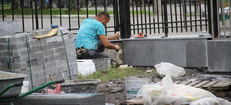 «Все должно получиться, у нас все по плану». В Серове продолжается реконструкция сквера ДКМ