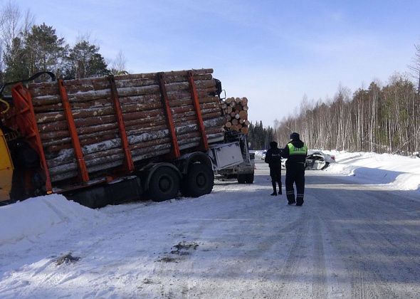 Стали известны подробности смертельного ДТП под Серовом. При столкновении легковушки и лесовоза погиб ребенок