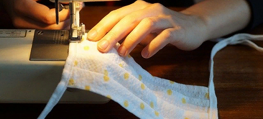 Маски для депутата: как уральцы участвуют в конкурсе Антона Шипулина