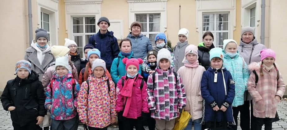 Воспитанники музыкальной школы Восточного посетили музей имени Чайковского в Алапаевске