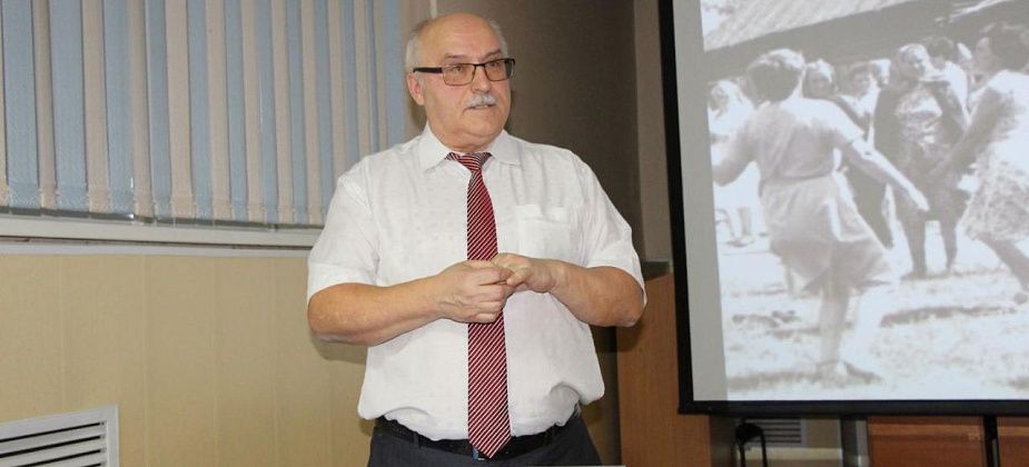 В Серове бывший начальник райотдела культуры презентовал книгу