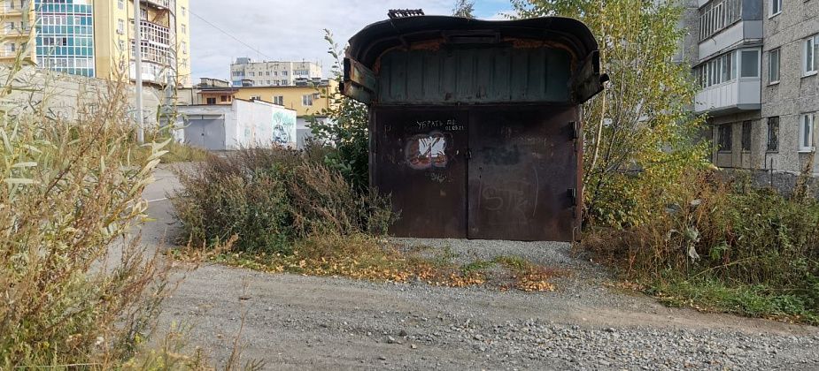 Власти Серова планируют демонтировать «самовольно установленный металлический гараж»