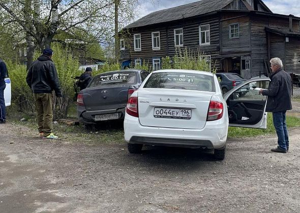 В Серове столкнулись два автомобиля такси одной компании. Пострадал человек