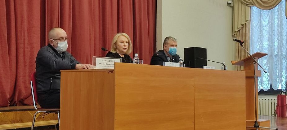 В Серове замминистра здравоохранения области рассказала, как подростки будут проходить вакцинацию и получать QR-коды