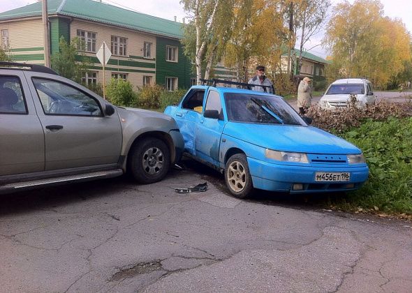 В Серове на улице Февральской революции произошло ДТП