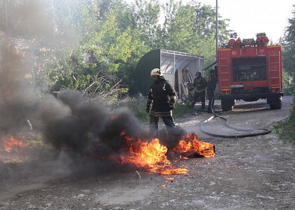 Огнеборцы Серова за праздничные выходные 112 раз выезжали по сообщениям о возгораниях