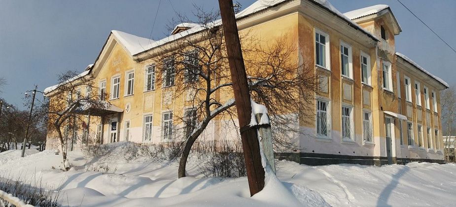 У серовской школы №11 откапиталят кровлю