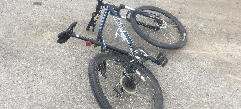 В Серове под колеса Volkswagen Jetta попала велосипедистка