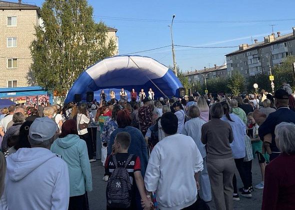 У кинотеатра “Родина” пройдет бесплатный концерт “Тополиный пух, жара, июль…”