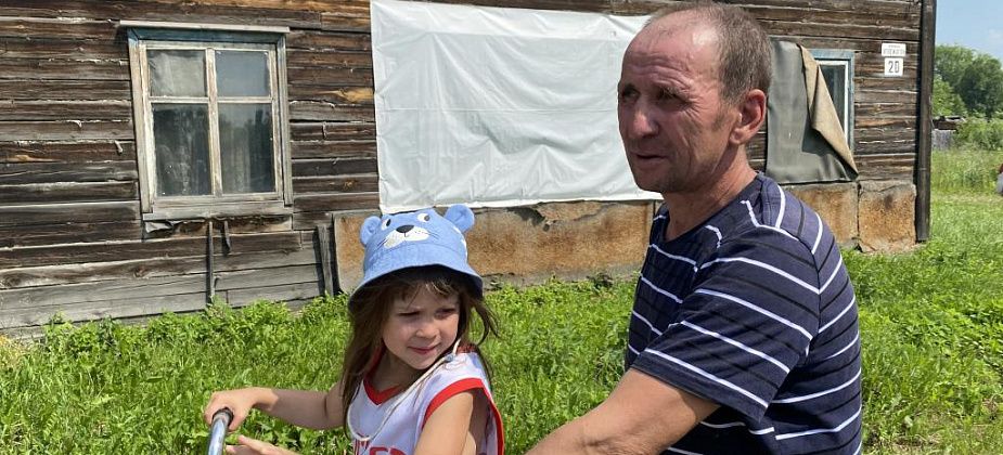 Многодетная семья погорельцев из Новой Колы все еще нуждается в помощи