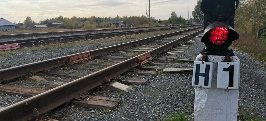 Серовская транспортная прокуратура проводит проверку по факту гибели человека под Ивделем