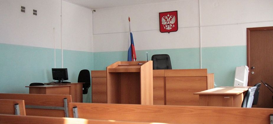 В Серове огласили приговор полицейским, обвиняемым в том, что они запинали пассажира Audi A8