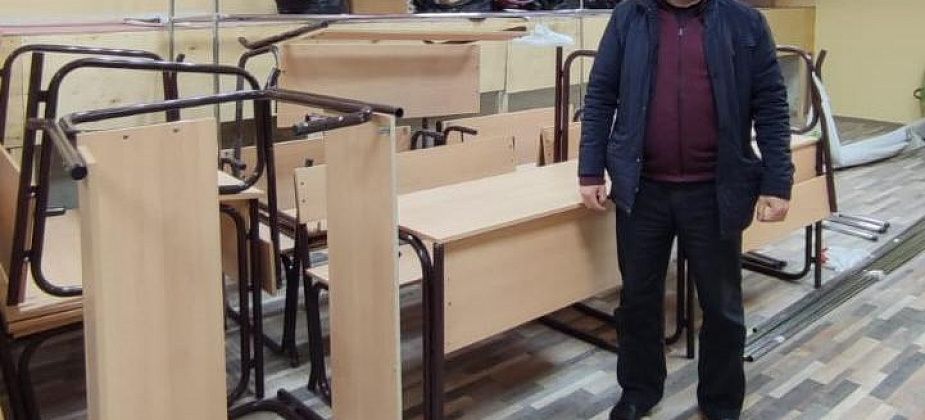Серовский предприниматель приобрел мебель для благотворительного фонда "Сотвори милость"