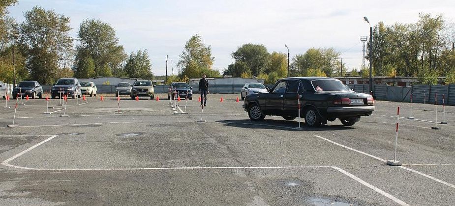 В Серове ветераны боевых действий соревновались в вождении автомобиля