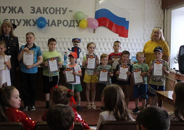 Полиция Серова вручила юным горожанам паспорта и подвела итоги конкурса «Полицейский Дядя Степа – 2023»