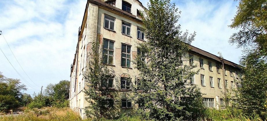 Здание бывшего училища №54 в Серове планируют снести. На проект работ выделено 1,5 миллиона рублей