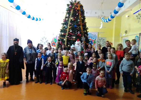 Серовский благотворительный фонд "Сотвори милость" поздравил 450 детей из малоимущих и многодетных семей
