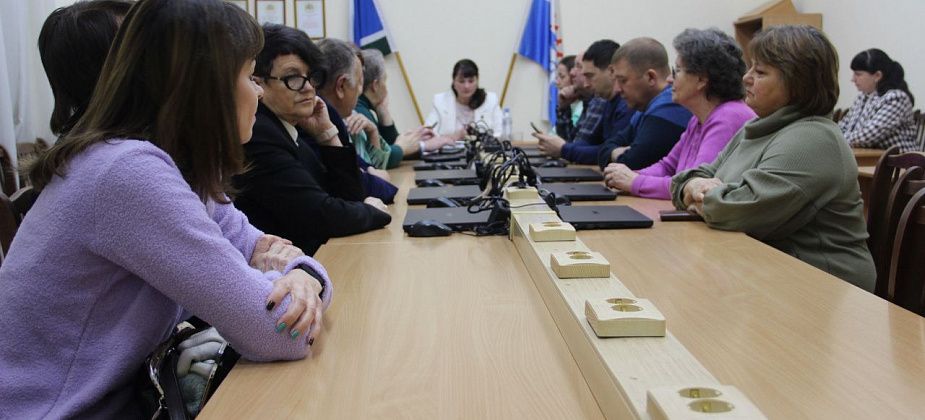 Судьба камня “100 лет Серову”, благоустройство города обсуждались на итоговом заседании Общественной палаты