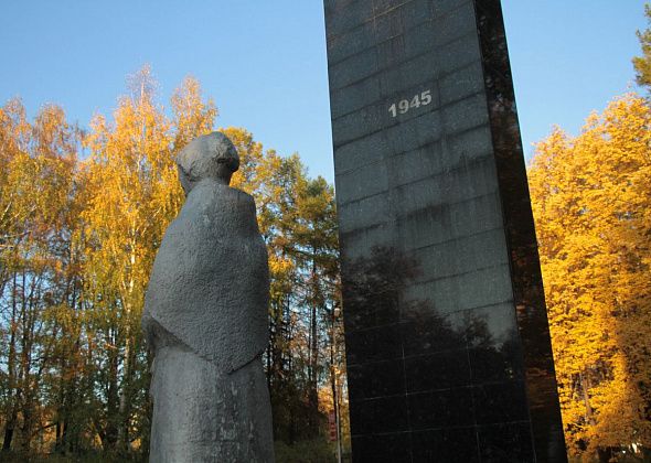 В Серове отремонтировали стелу мемориала «Вечный огонь»
