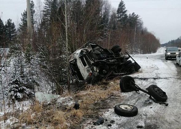 В тройном ДТП на выезде из Серова погиб водитель "Нивы"