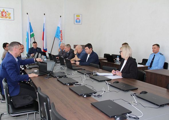 Начальник Управления культуры Серова не смогла назвать депутатам причину пожара в ДК Семенова