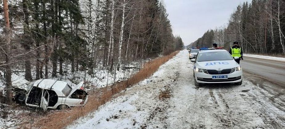 За выходные в области в ДТП погибли 5 человек. Еще 49 травмировались